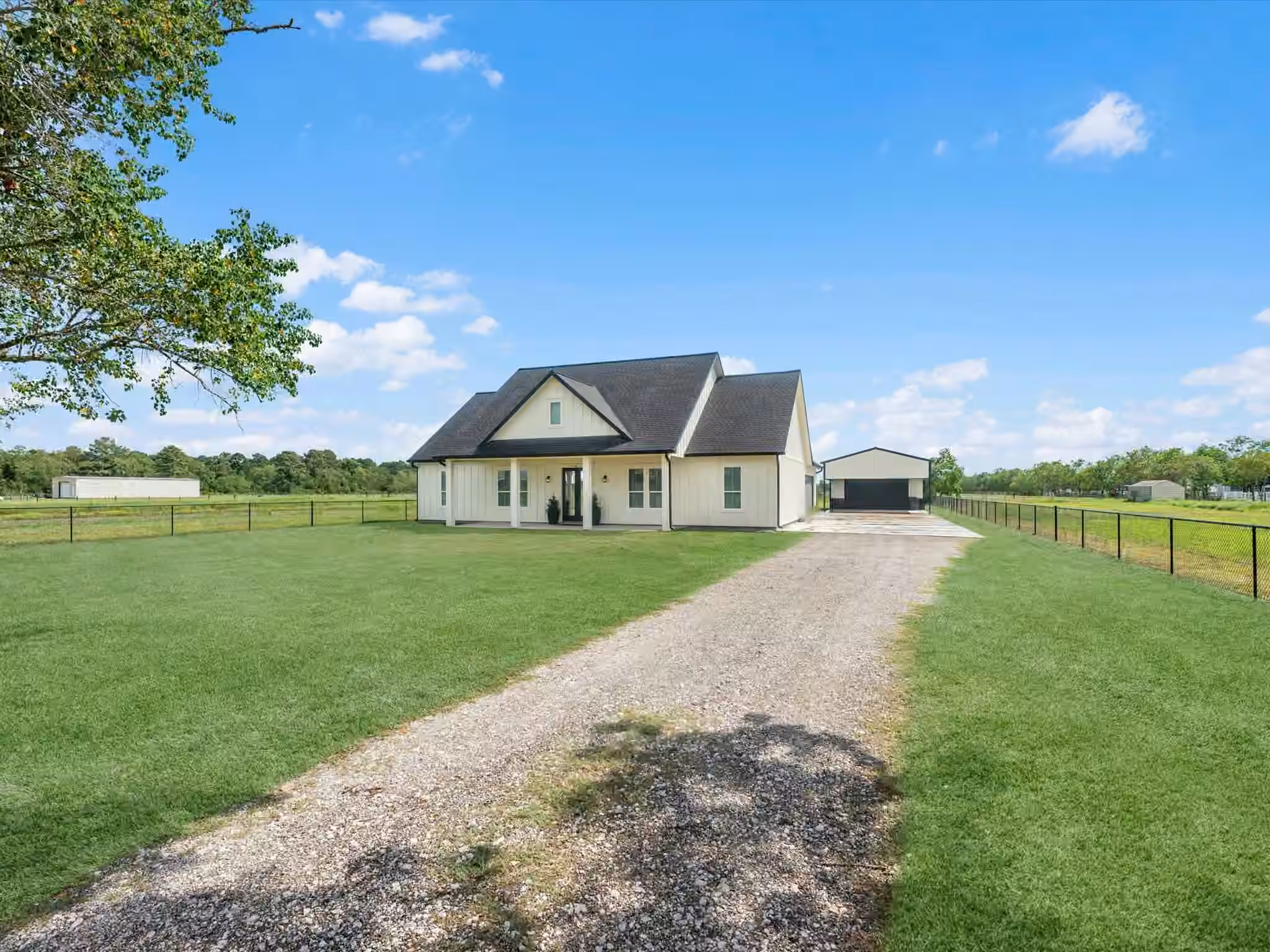 Photo 4 of 15926 Bohemian Hall Road, Crosby, TX