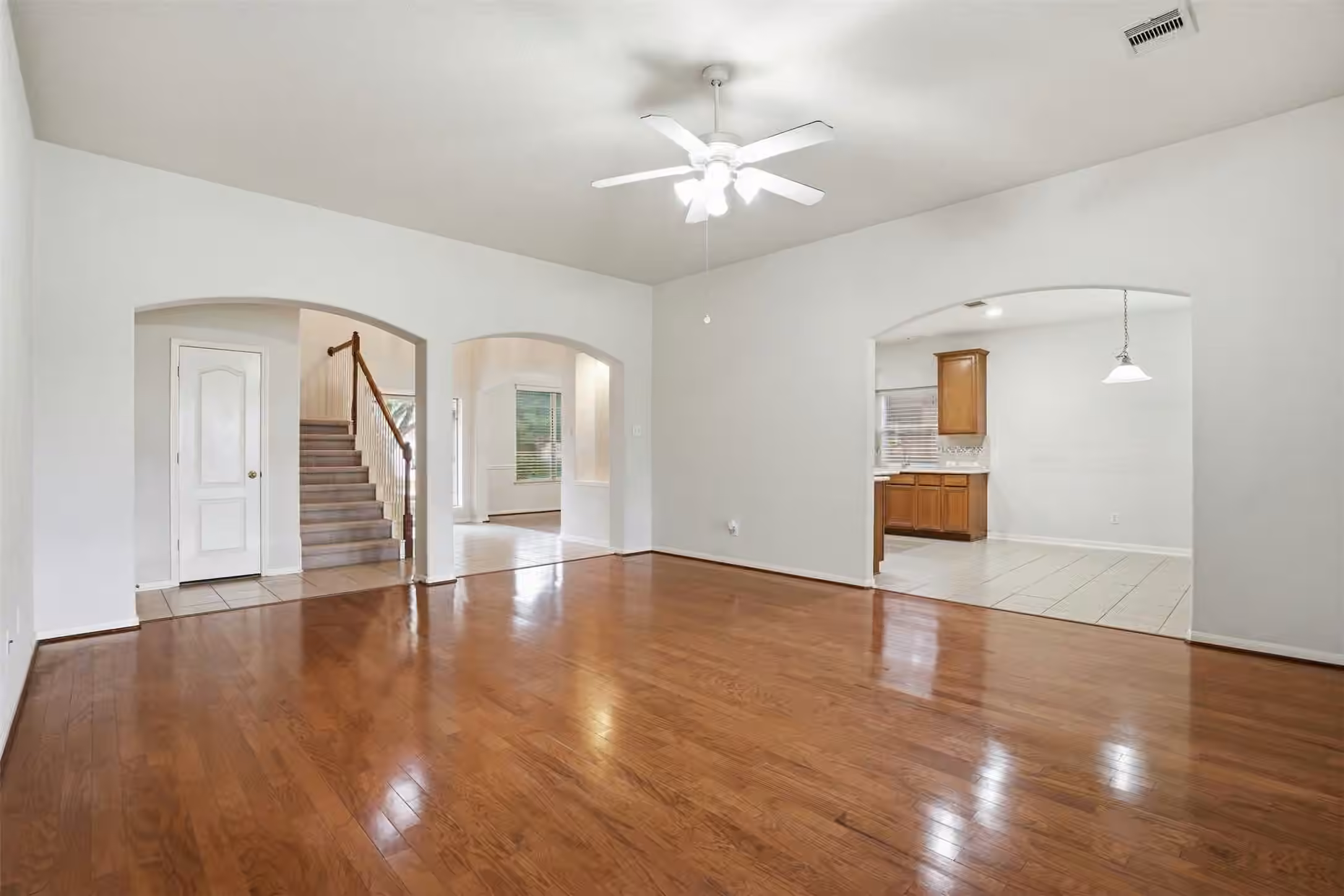Photo 6 of 15111 Greenhaven Lake Lane, Cypress, TX