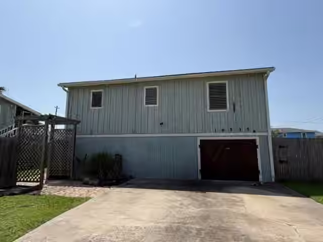 Photo of 16535 Jamaica Inn Road, Jamaica Beach, TX 77554