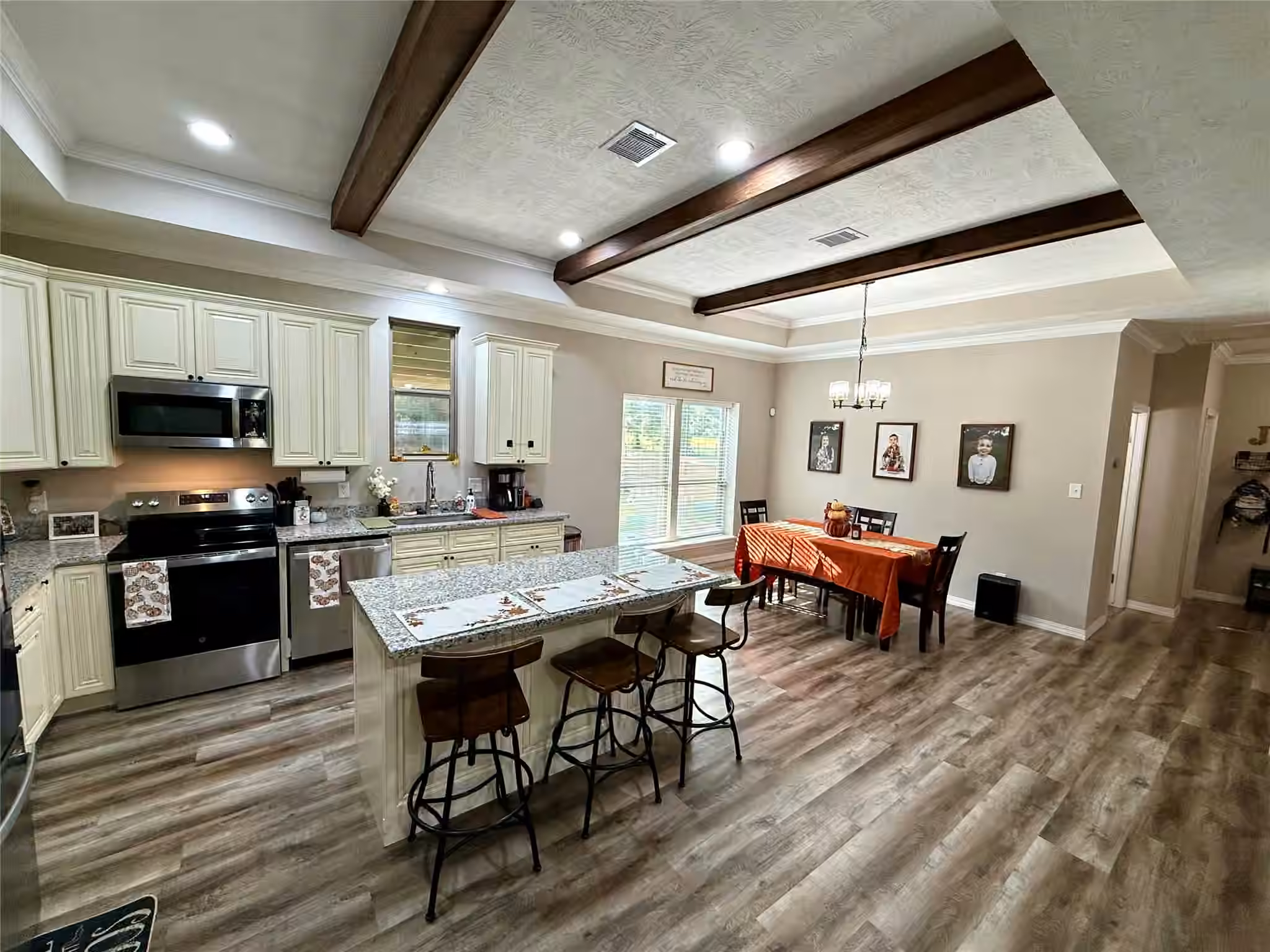 Photo 6 of 1365 County Road 2224, Cleveland, TX
