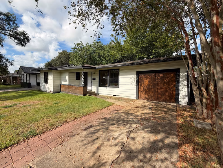 Photo of 822 Harvard Street, Deer Park, TX
