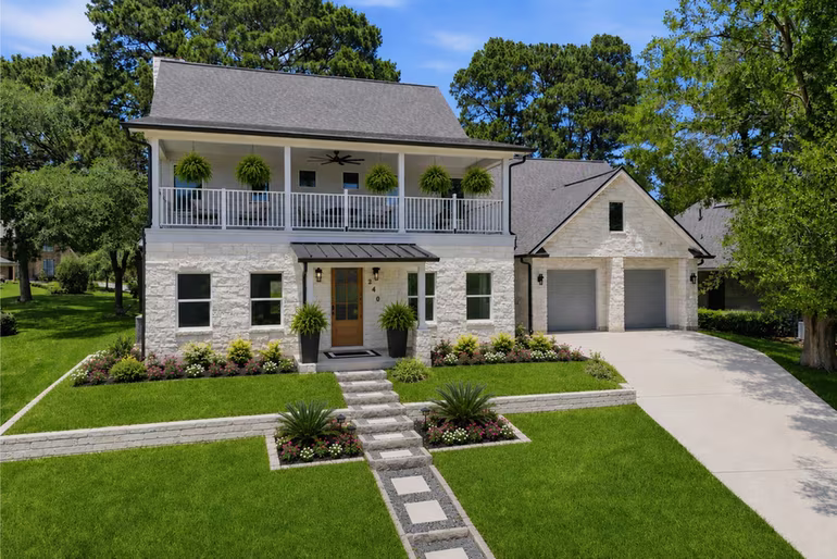 Photo of 240 Sarasota Circle S, Montgomery, TX