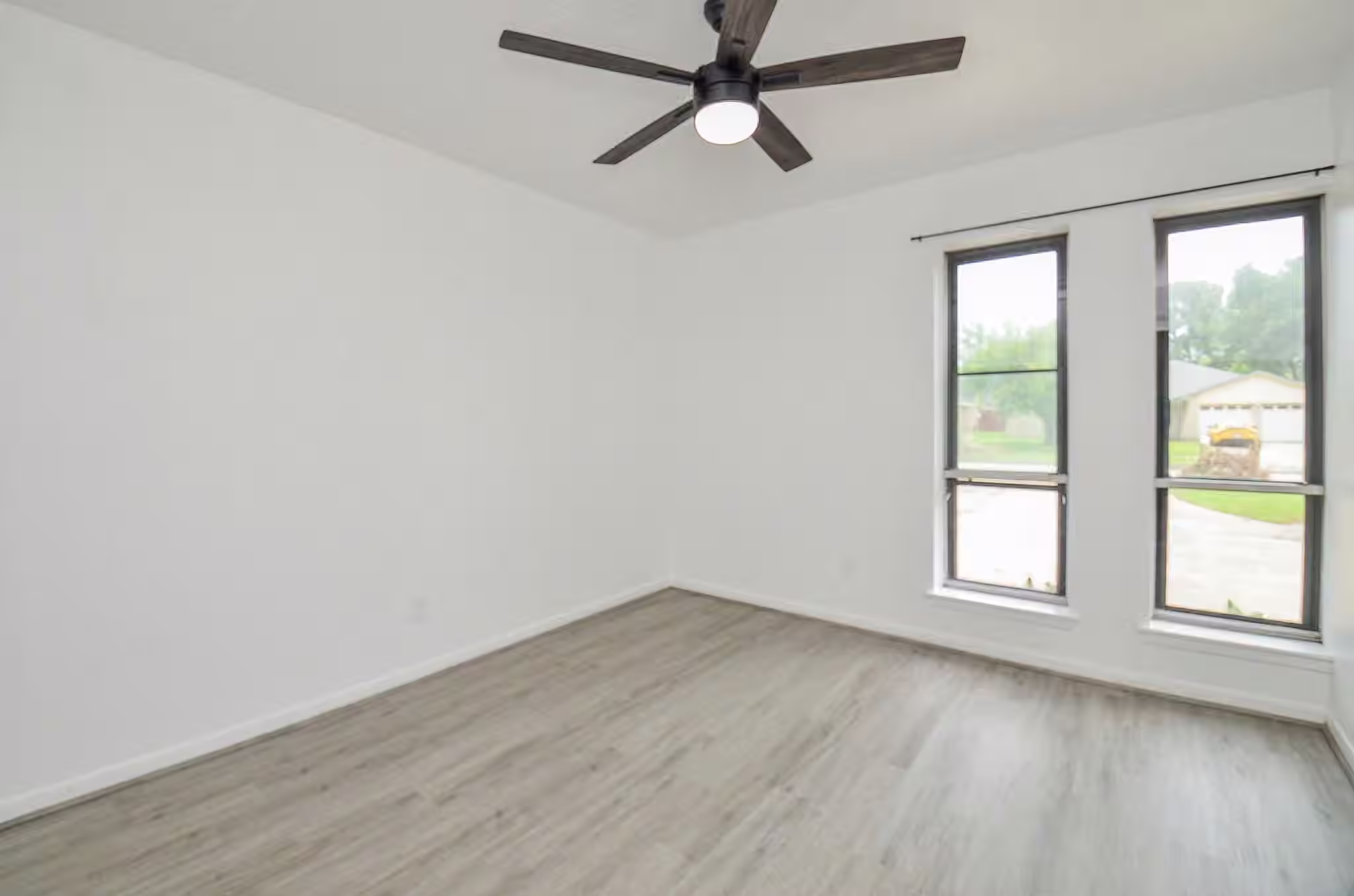 Photo 5 of 12266 Huntington Venture Drive, Houston, TX