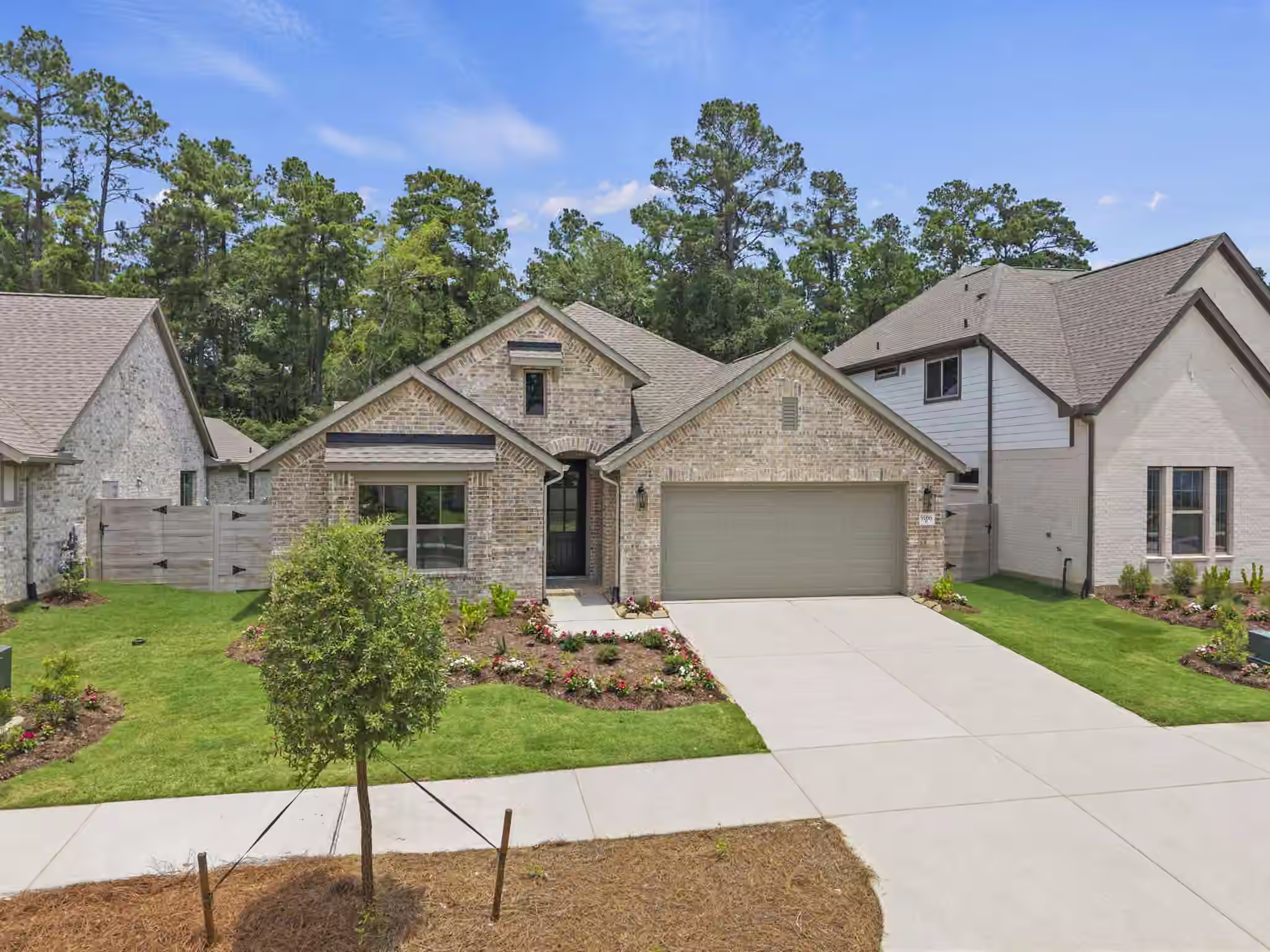 Photo 2 of 9166 Grand Jubilee Drive, Montgomery, TX