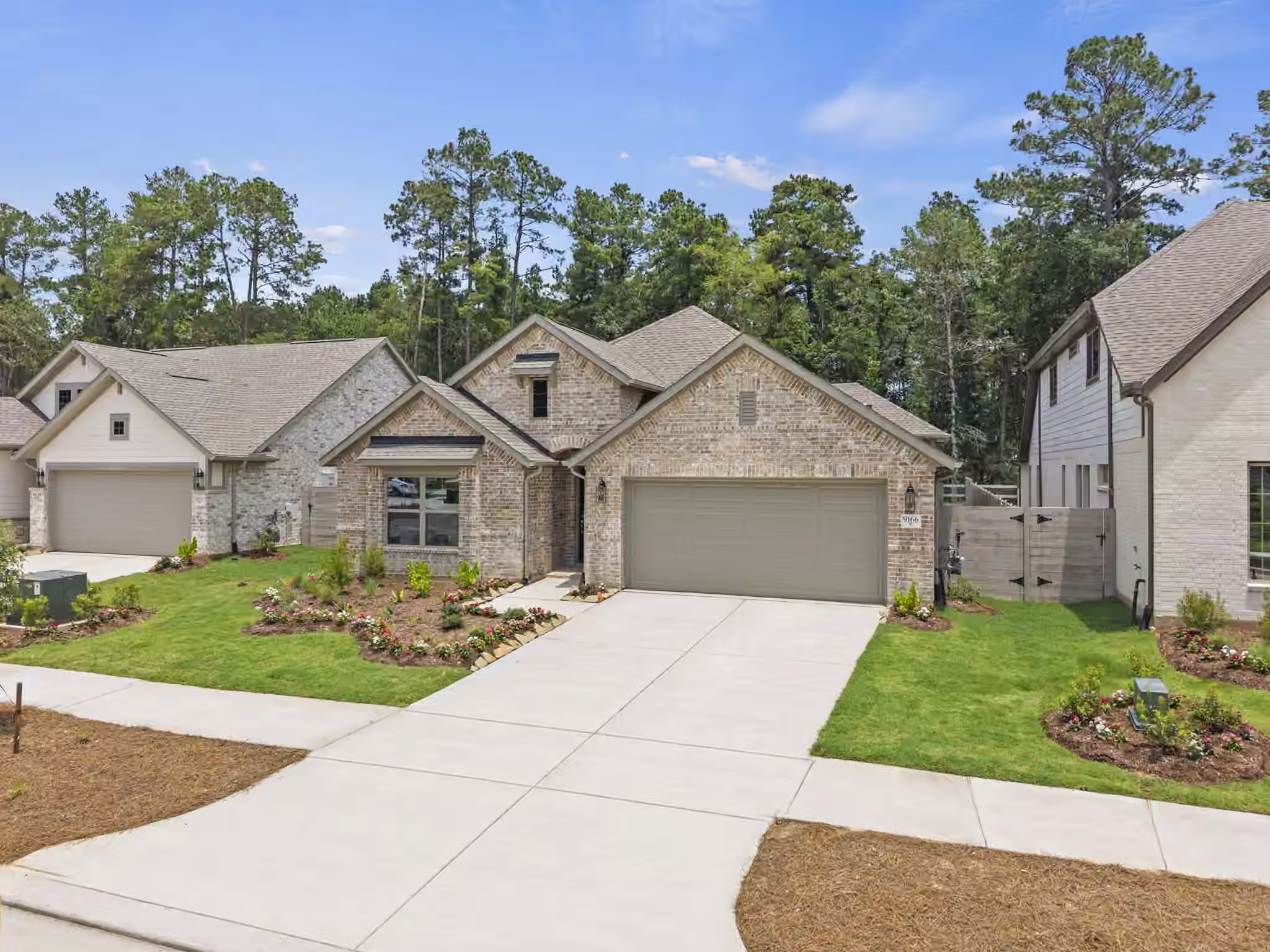 Photo 3 of 9166 Grand Jubilee Drive, Montgomery, TX