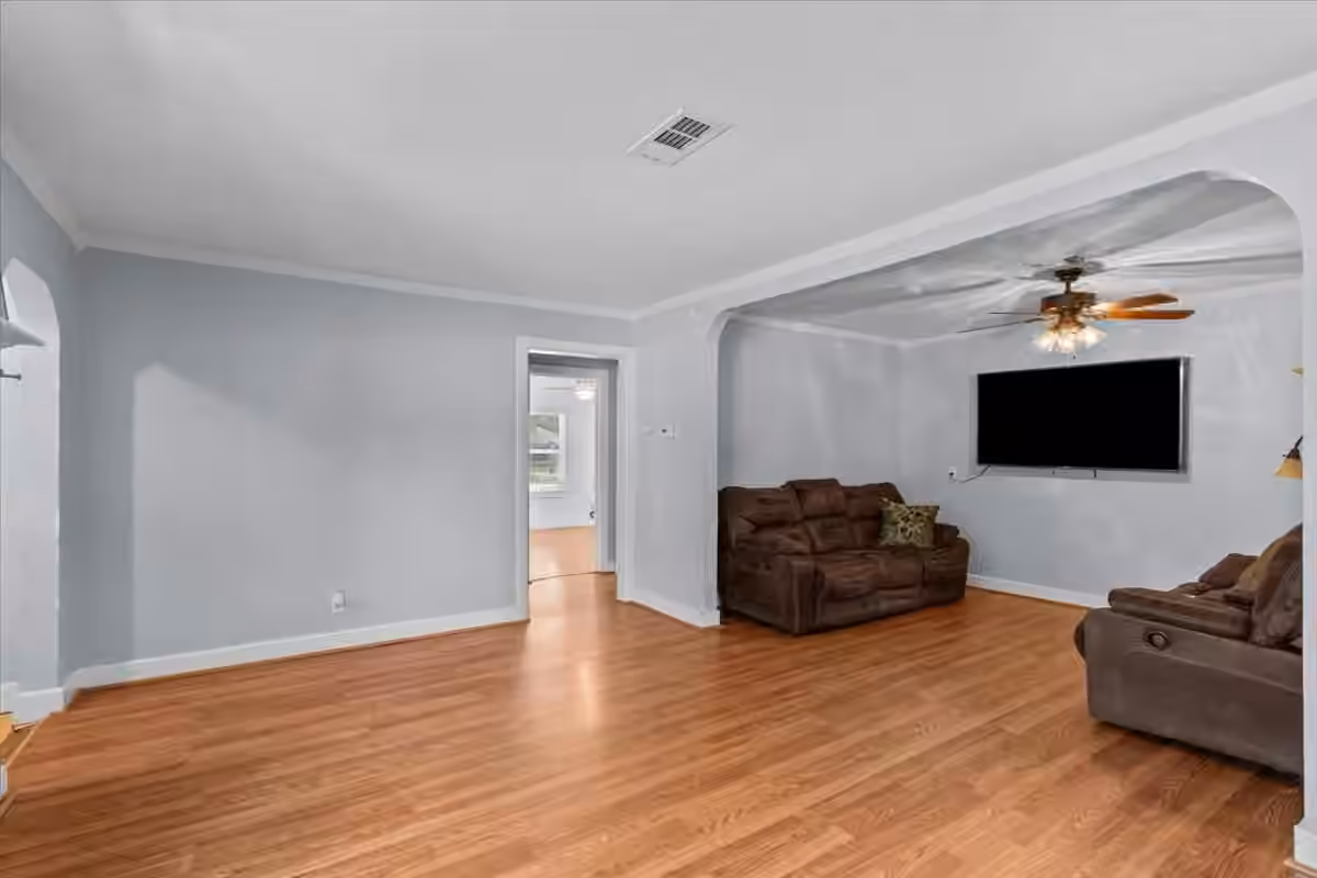 Photo 4 of 4018 Fm 646 Road N, Santa Fe, TX