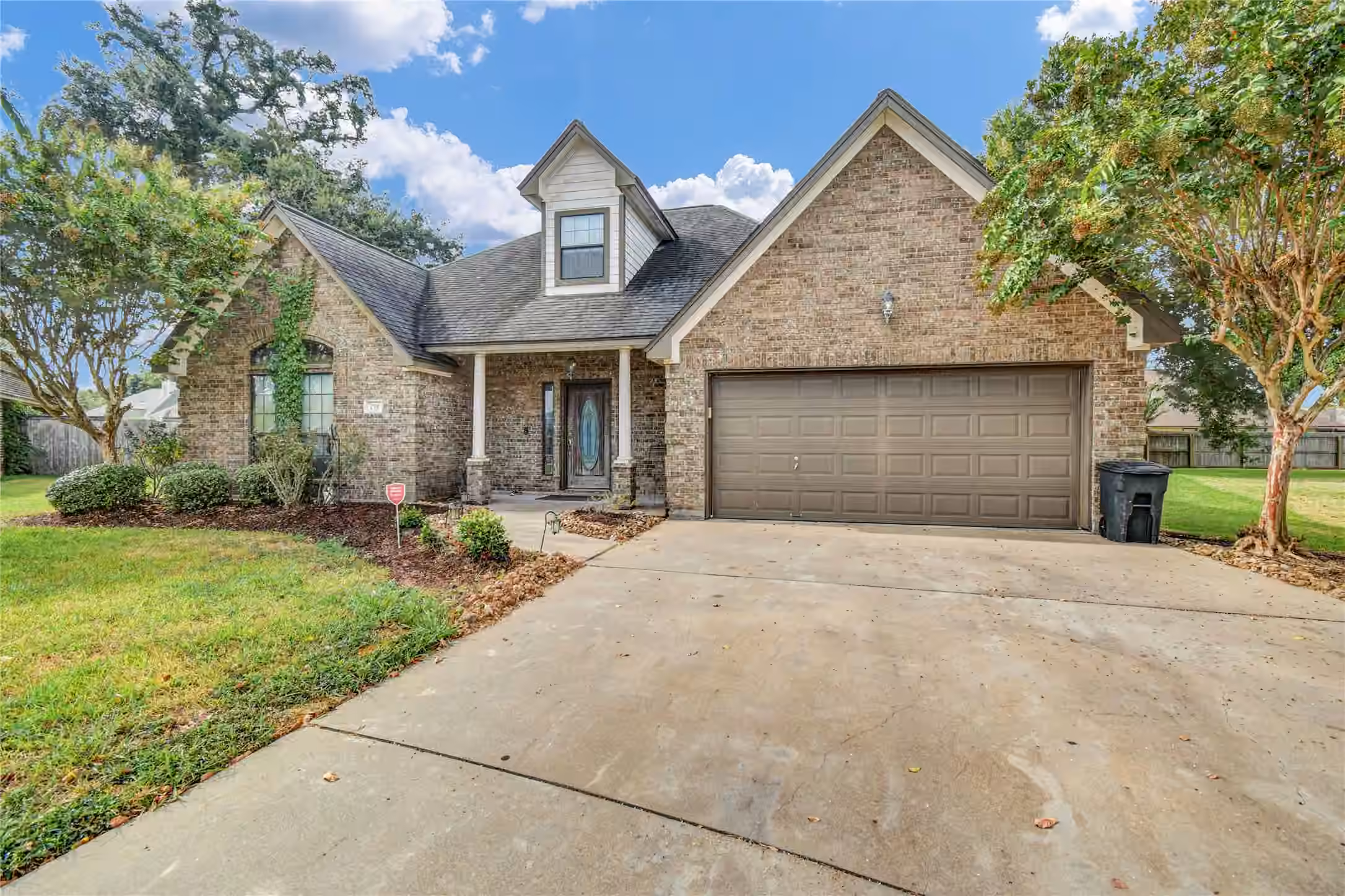 Photo 5 of 210 Madison Avenue, Clute, TX