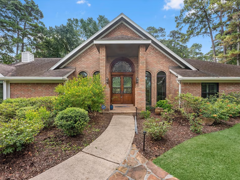 Photo 4 of 13710 Lost Creek Road, Tomball, TX