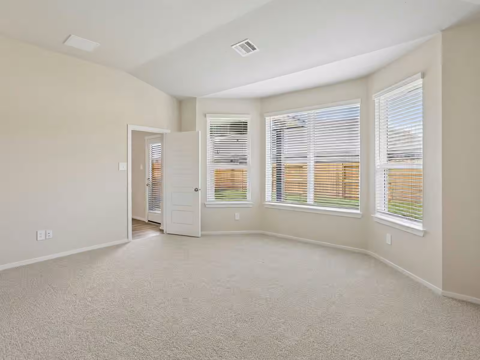 Photo 5 of 31106 Amalfi Cliff Drive, Huffman, TX