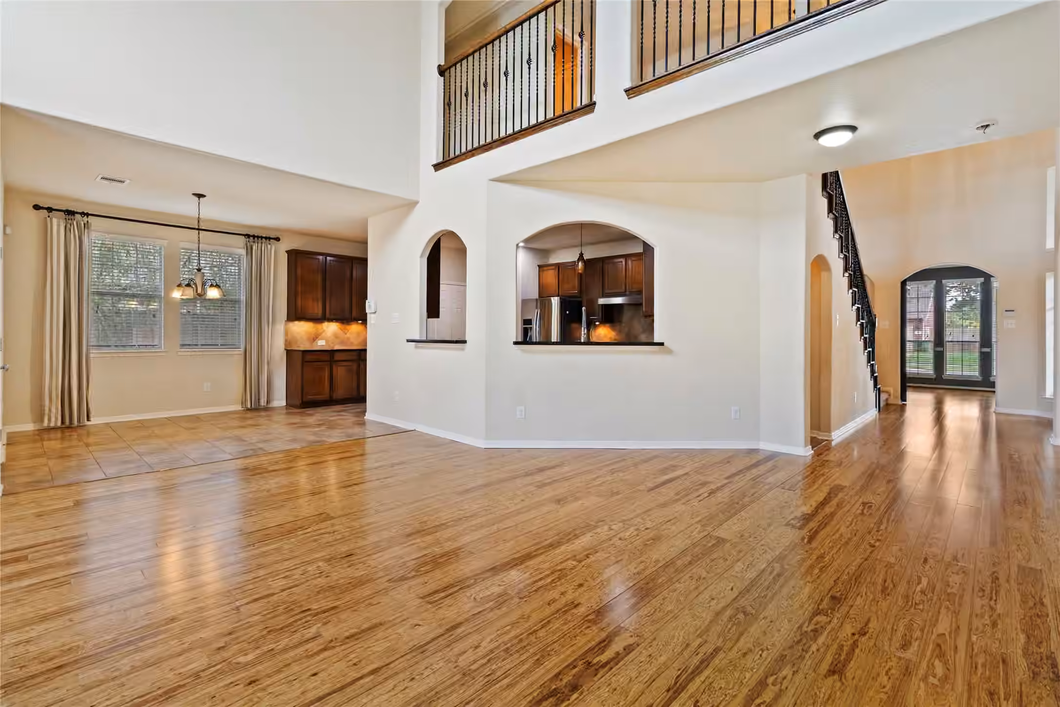 Photo 7 of 1740 N Meridian Greens Drive, Dickinson, TX