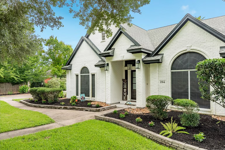 Photo 3 of 294 Timbercreek Drive, Lake Jackson, TX
