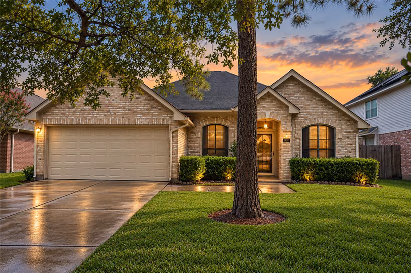 Photo of 14015 Crown Glen Court, Houston, TX