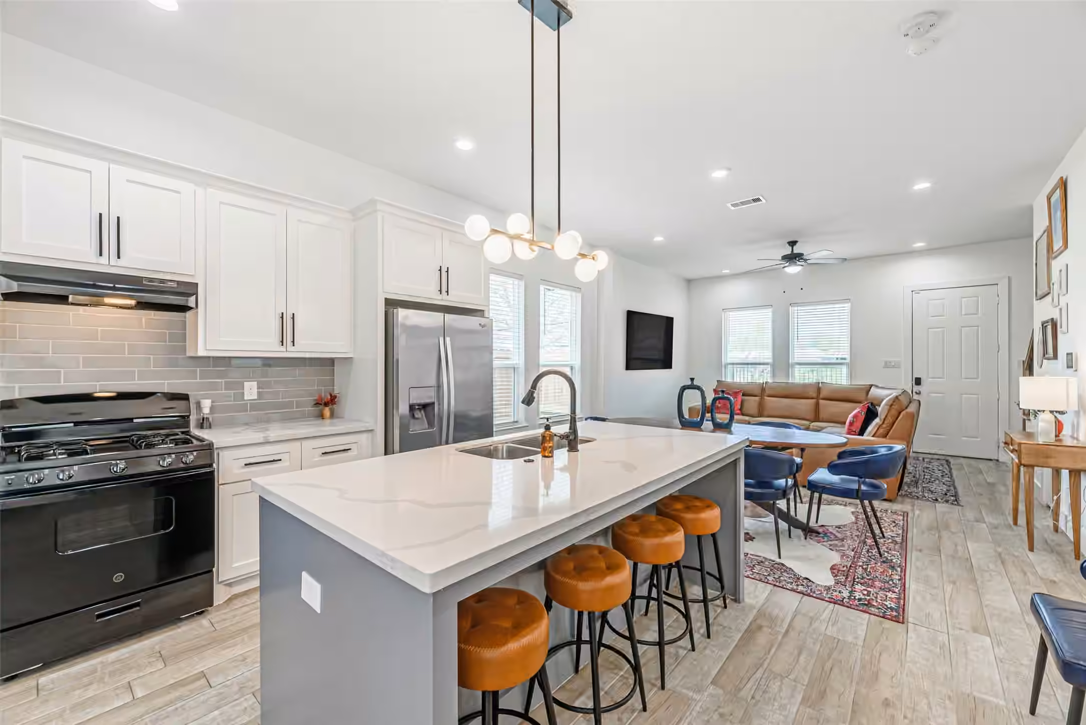 Photo 6 of 1273 Dewalt Street, Houston, TX