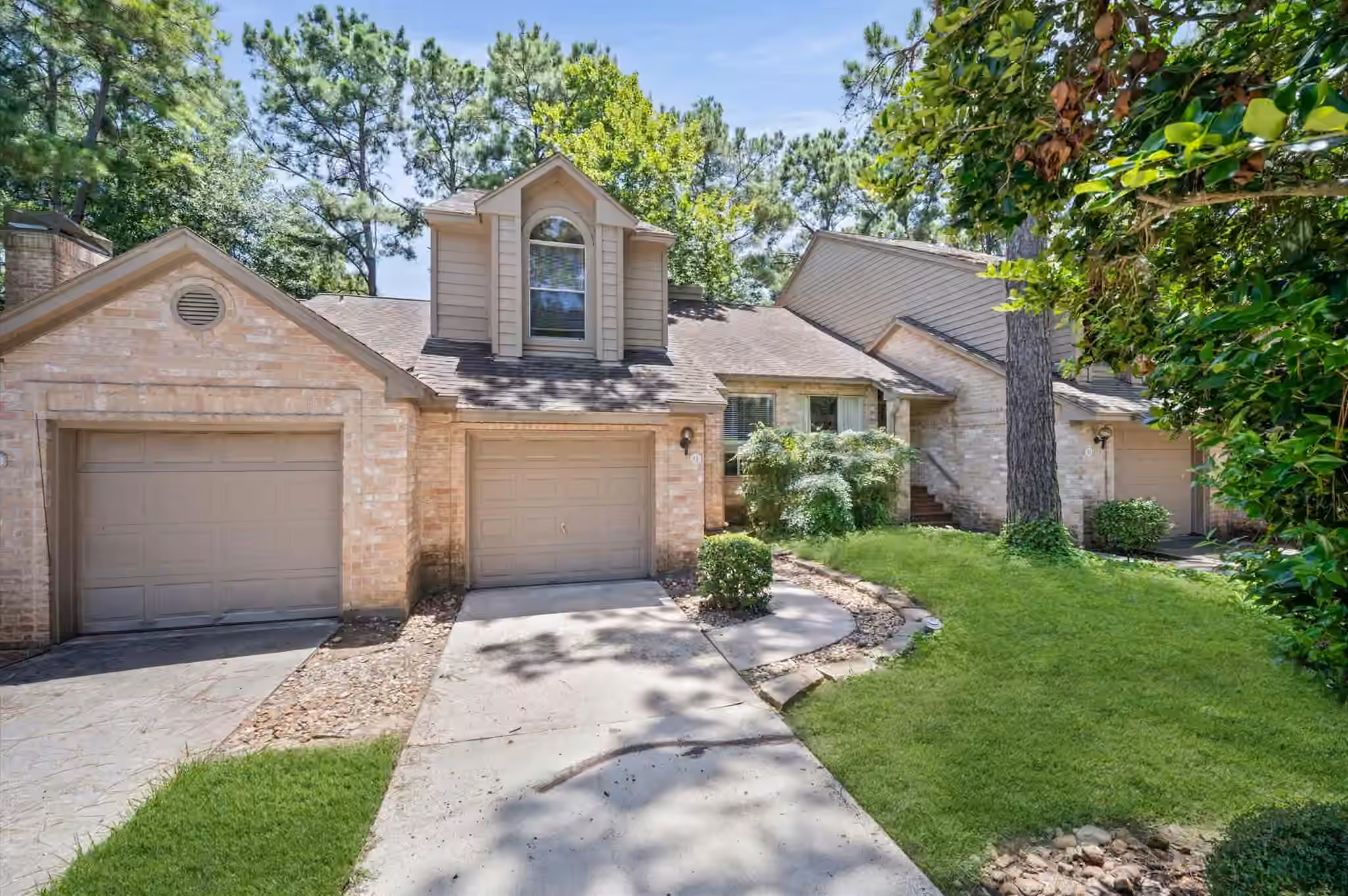 Photo 2 of 13 Lakeridge Drive, Spring, TX
