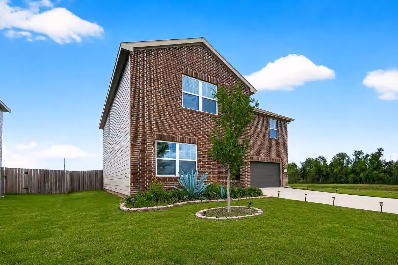 Photo 3 of 4602 Highland Crest Drive, Richmond, TX