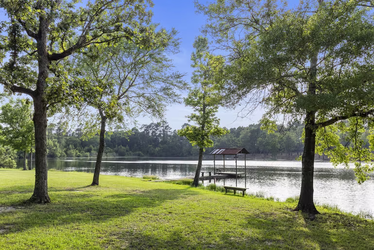 Photo of 5000 Moody Drive, Montgomery, TX 77316