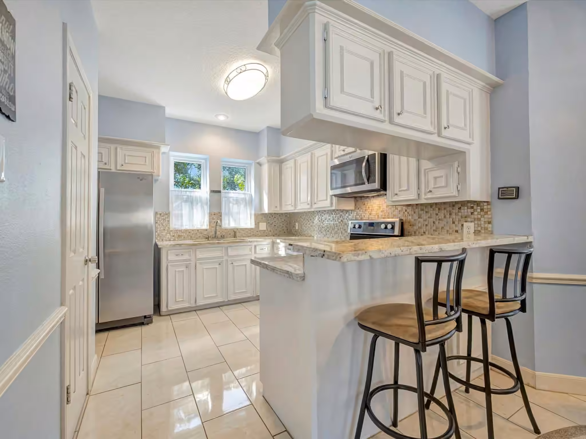 Photo 5 of 714 Crestwood Drive, El Lago, TX