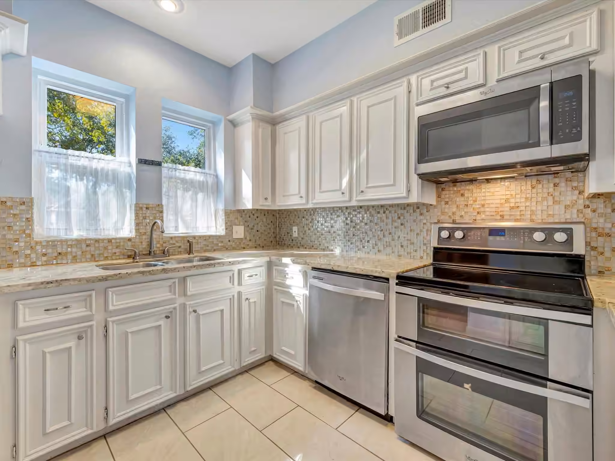 Photo 6 of 714 Crestwood Drive, El Lago, TX