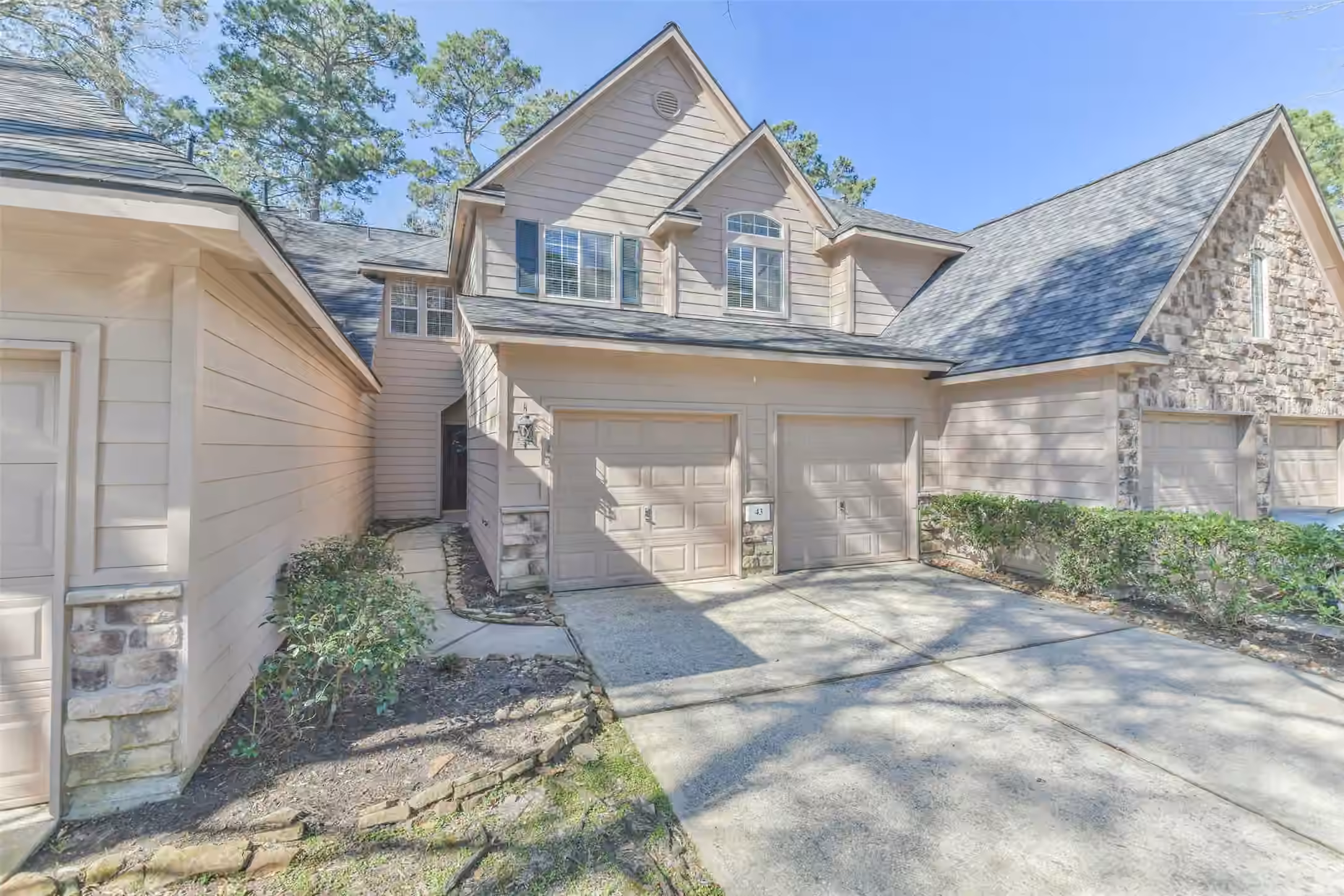 Photo 3 of 43 Alderon Woods Place, The Woodlands, TX