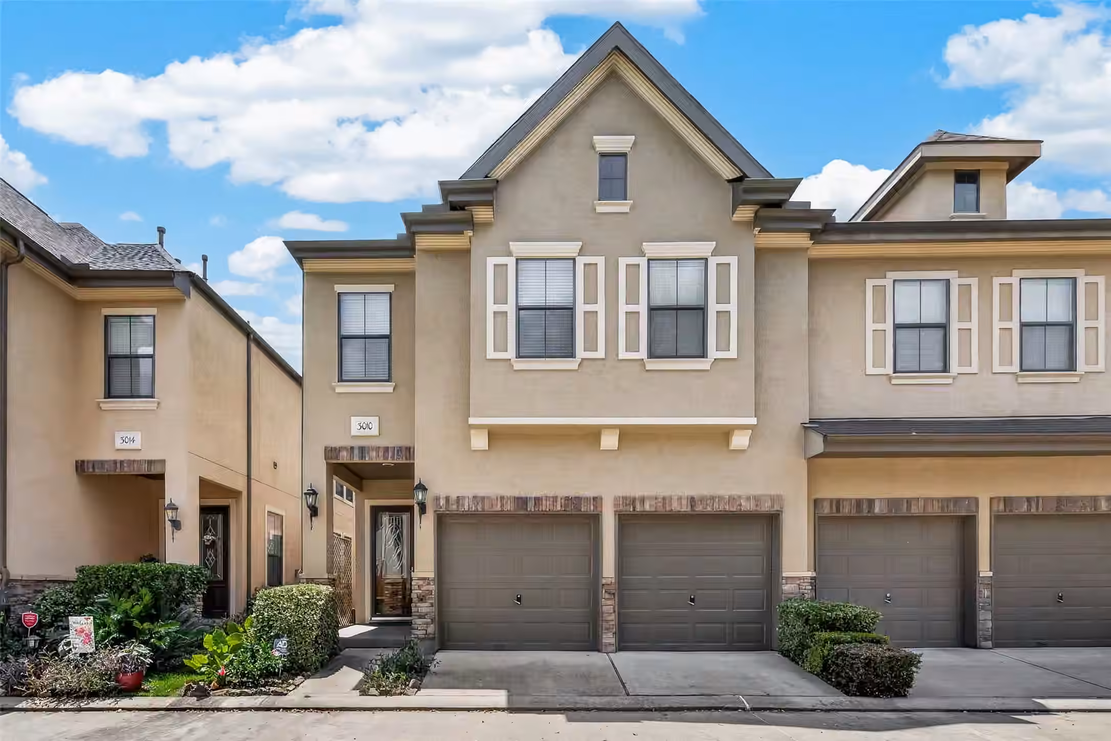 Photo of 3010 Royal Oaks Crest, Houston, TX 77082