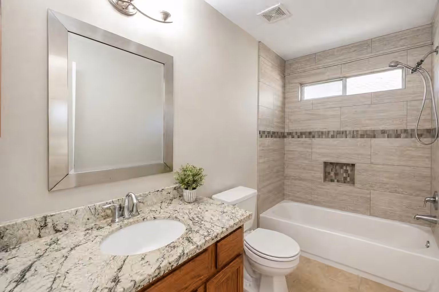 Photo 7 of 245 Lake Estates Drive, Montgomery, TX