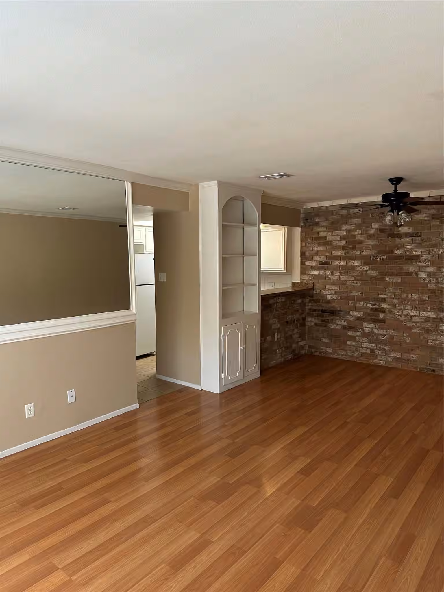 Photo 7 of 889 Wax Myrtle Lane, Houston, TX