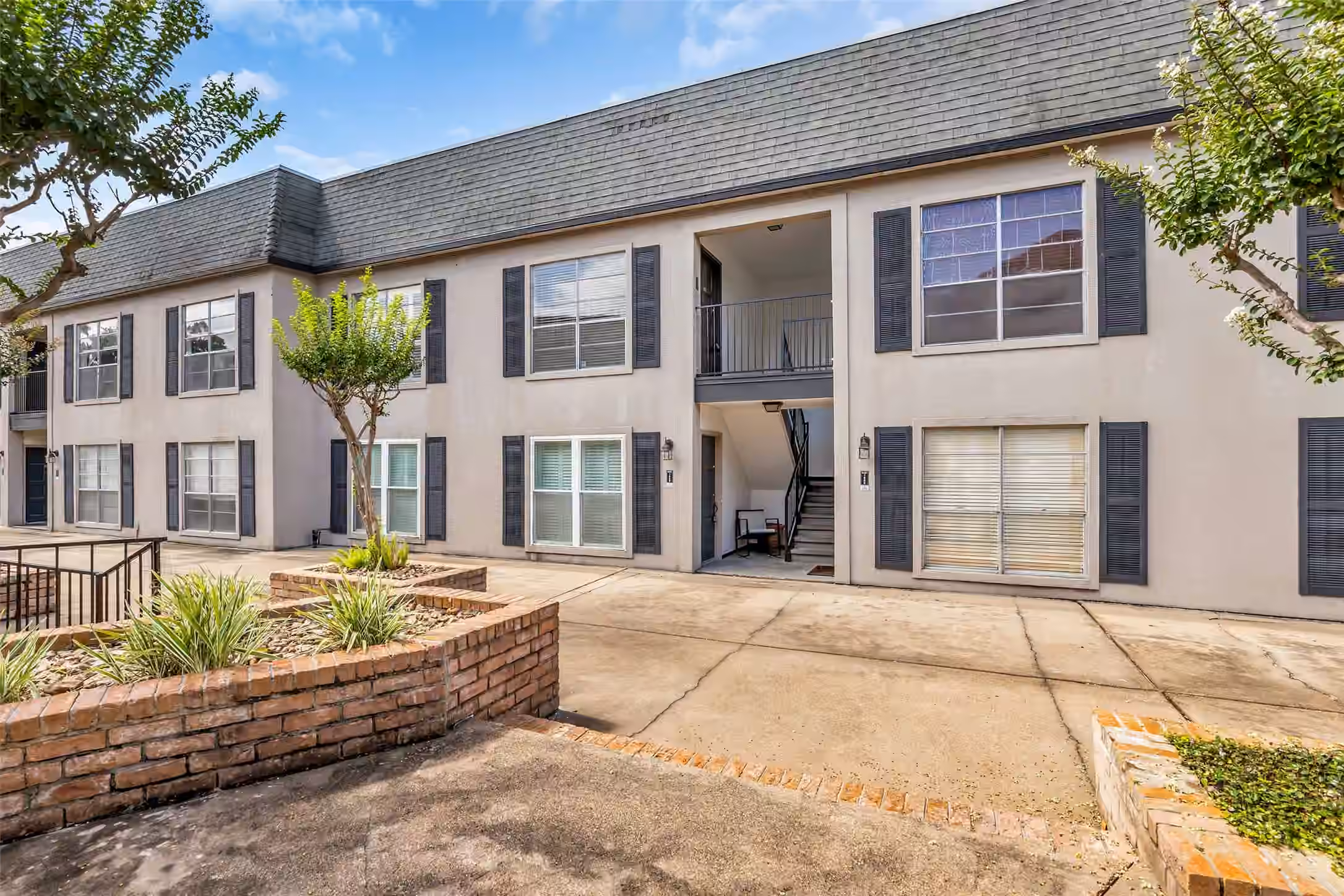 Photo 2 of 1800 Stoney Brook Drive 205, Houston, TX