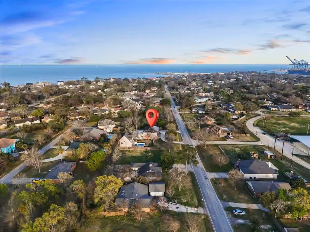 Photo 6 of 510 Shore acres Boulevard, La Porte, TX