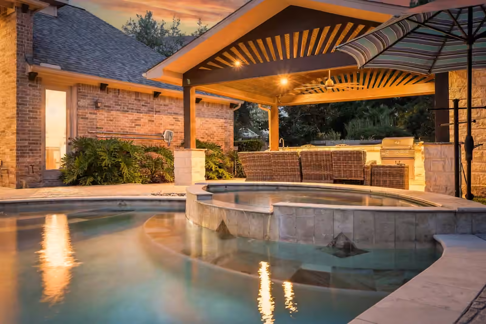 Photo 3 of 1307 Majestic Pines Court, Houston, TX