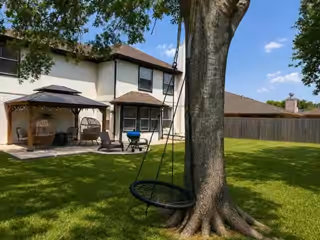 Photo 4 of 1902 La Salle Street, Friendswood, TX