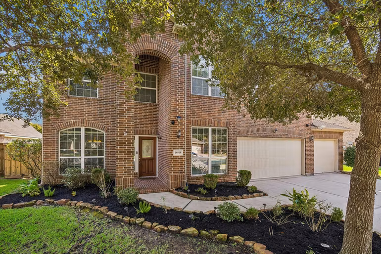 Photo 2 of 14018 Alex Landing Drive, Humble, TX