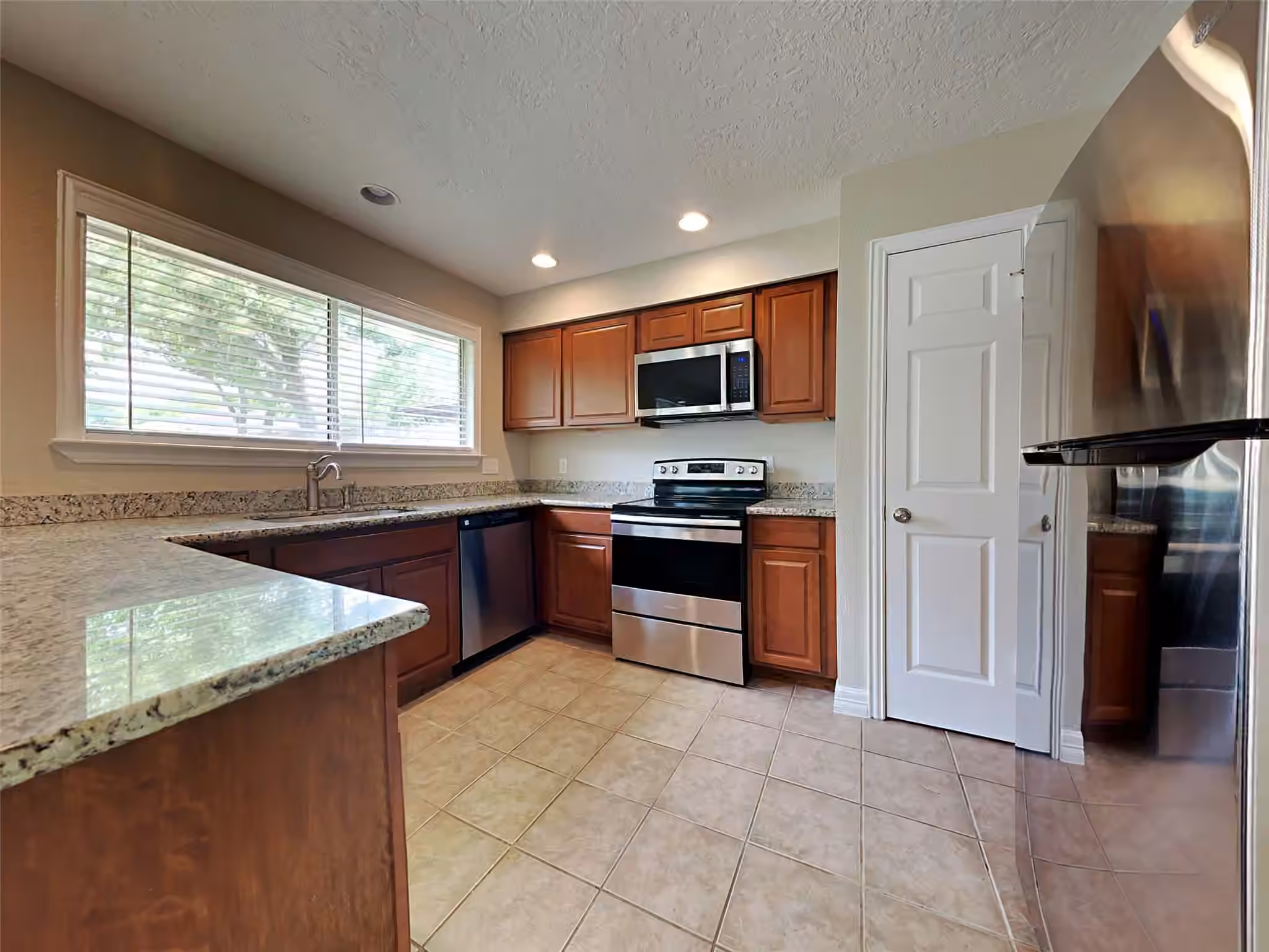 Photo 3 of 123 Greenshire Drive, League City, TX