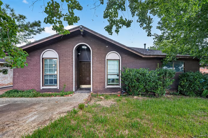 Photo of 1318 2nd Street, League City, TX 77573