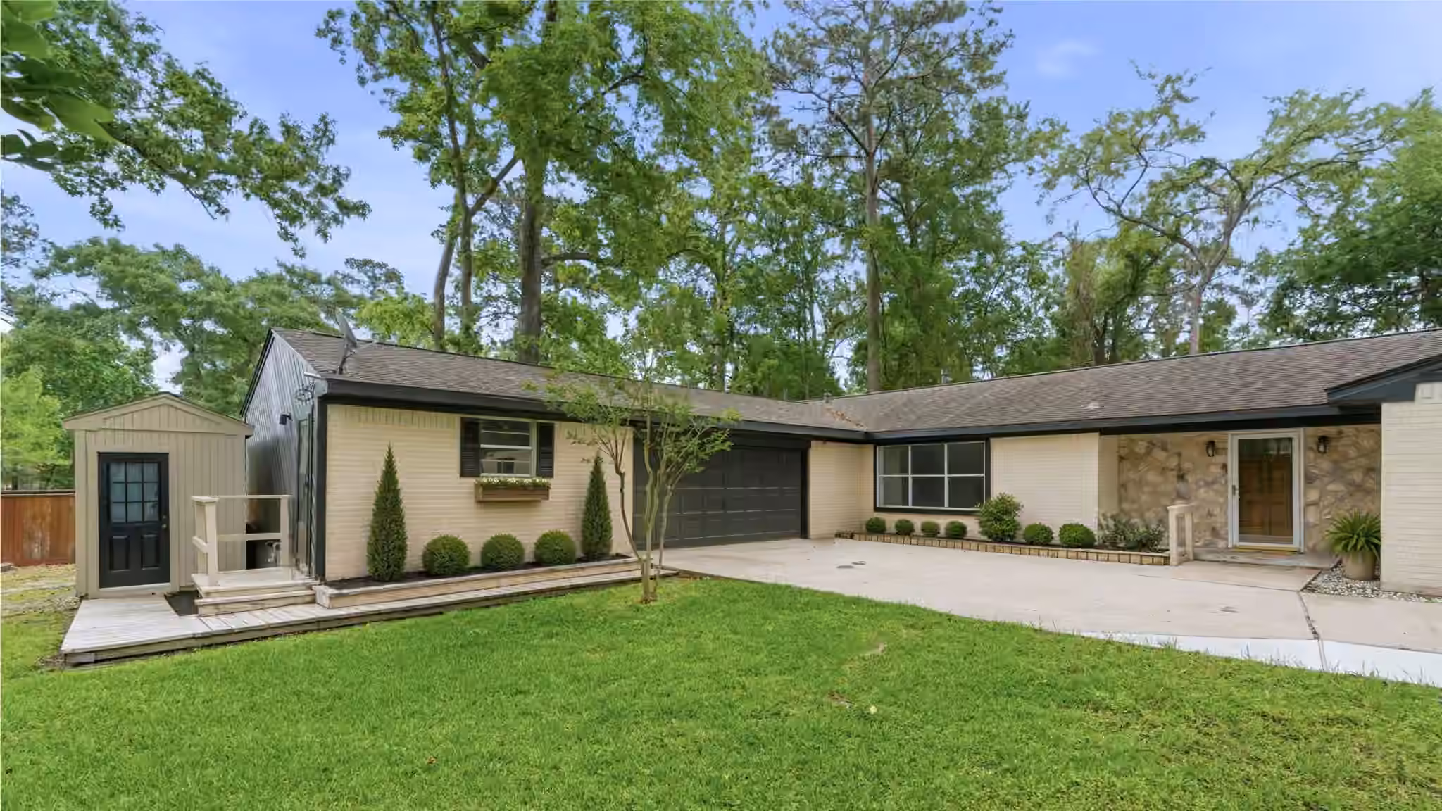 Photo of 254 Springs Edge Dr, Montgomery, TX