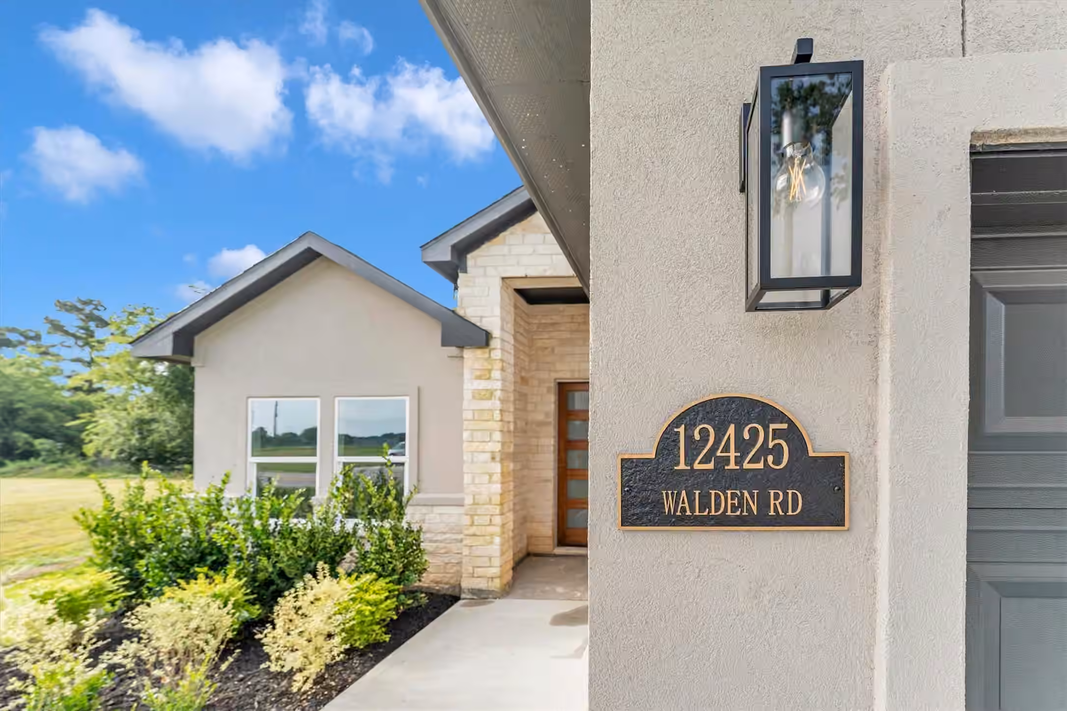 Photo 7 of 12425 Walden Road, Montgomery, TX