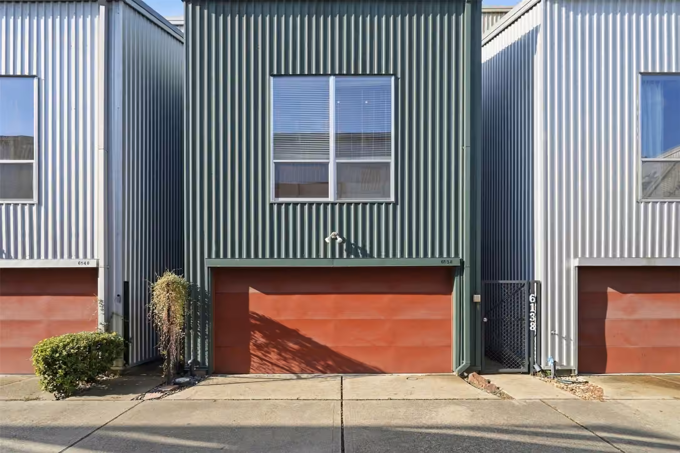 Photo 4 of 6138 Grand Boulevard, Houston, TX