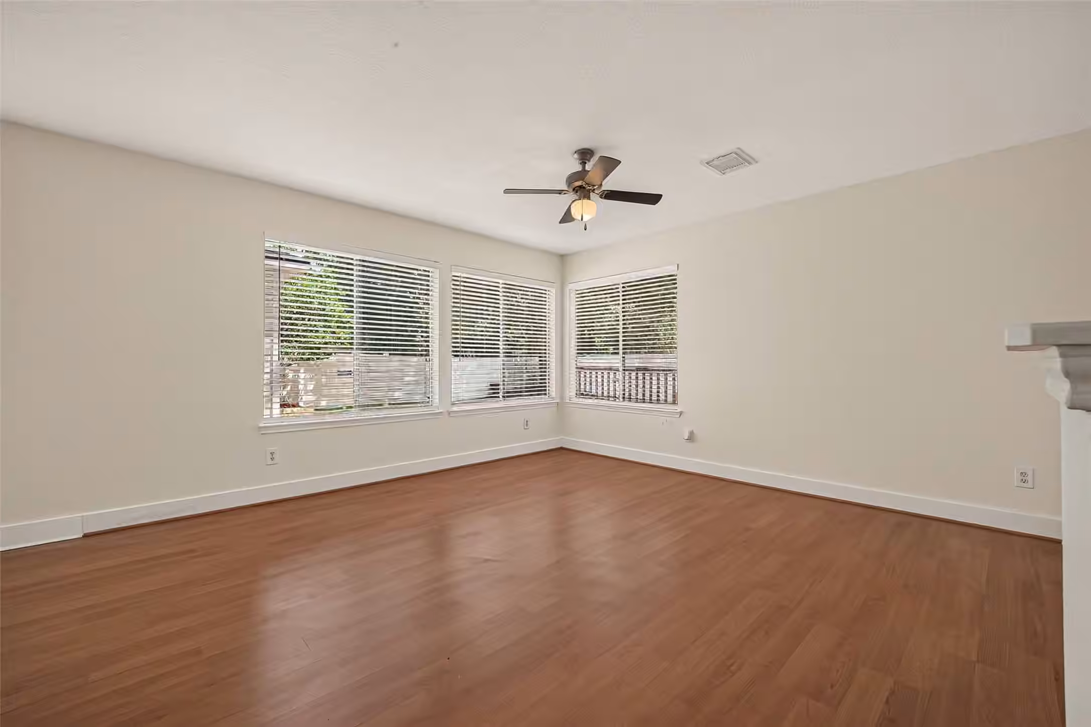 Photo 7 of 18911 Atasca Oaks Drive, Humble, TX