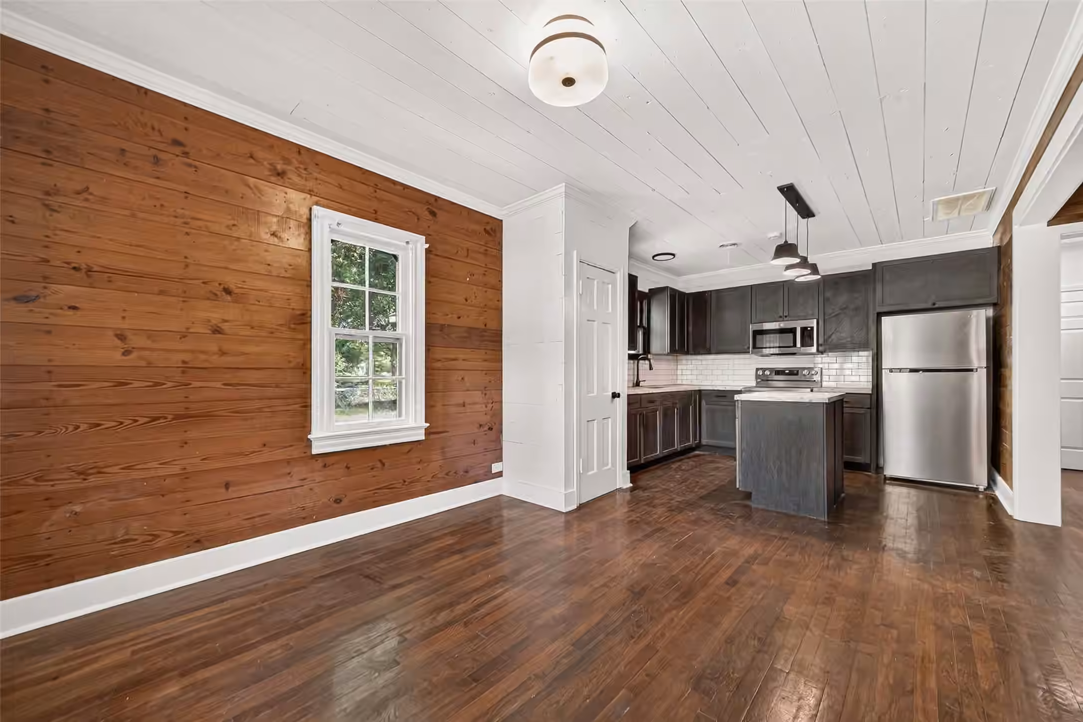 Photo 7 of 321 S Arcola Street, Angleton, TX 77515