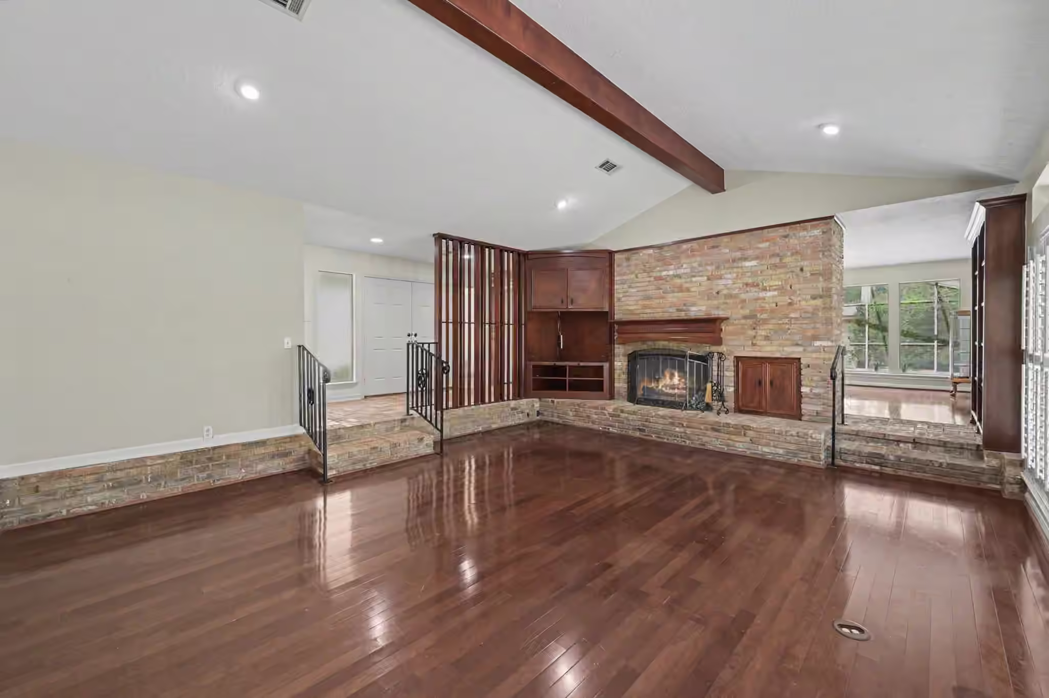 Photo 5 of 23 Amherst Court, Conroe, TX