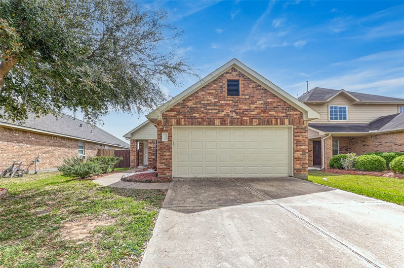 Photo 3 of 13418 High Banks Lane, Houston, TX