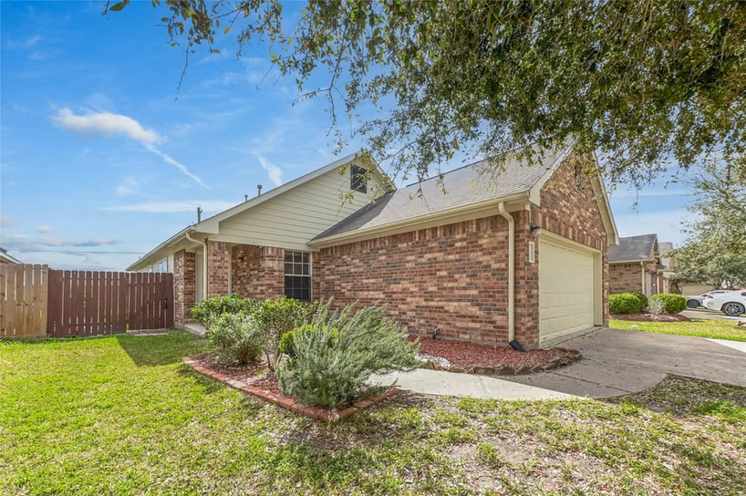 Photo 4 of 13418 High Banks Lane, Houston, TX
