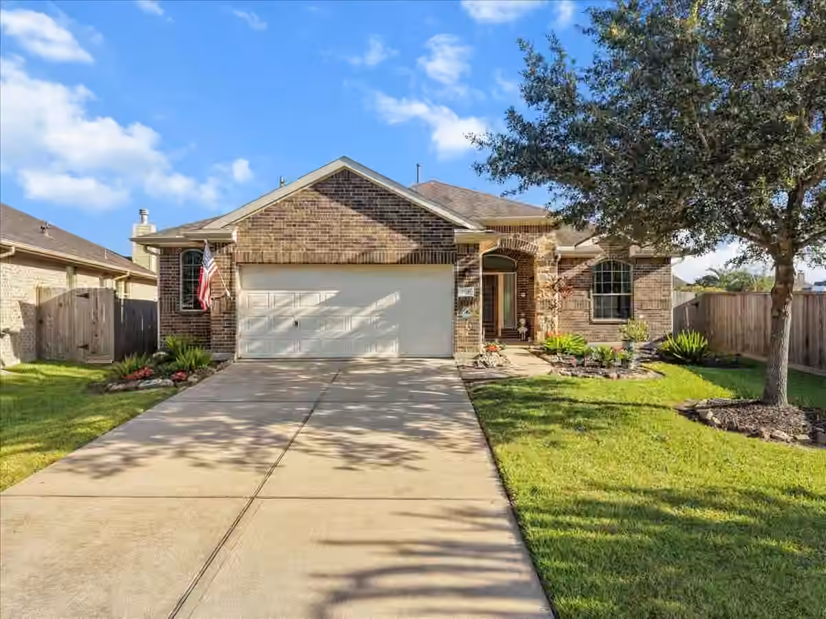 Photo 2 of 2406 Santiago Lane, League City, TX
