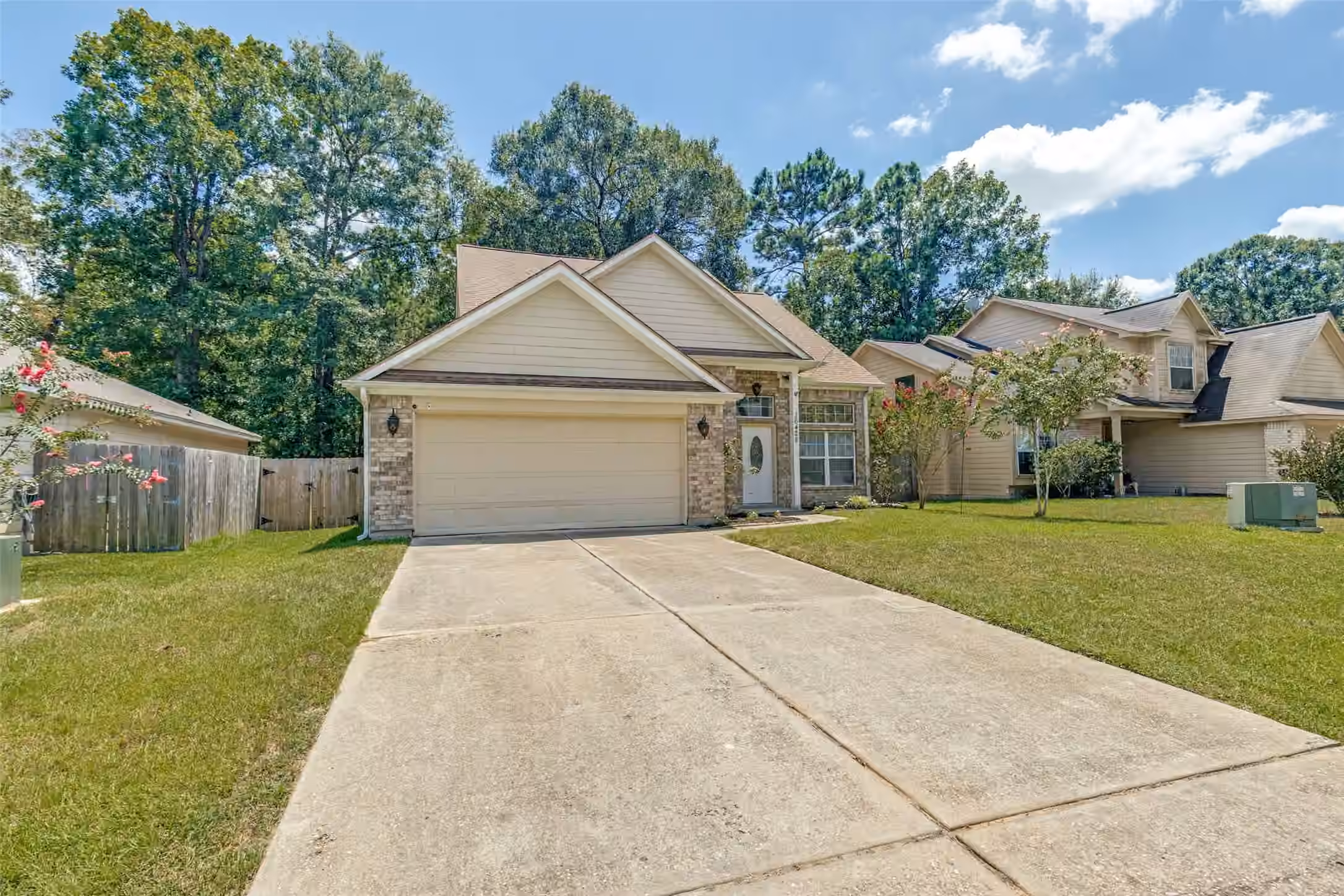 Photo 2 of 16428 Ryan Guinn Way, Conroe, TX