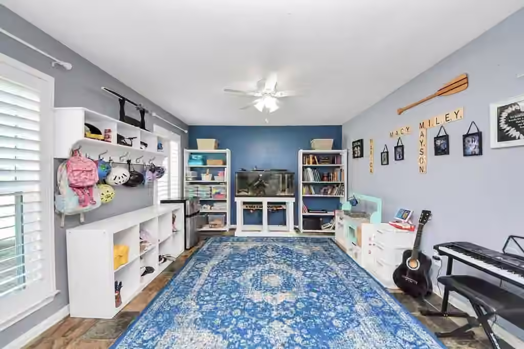 Photo 6 of 16406 Shady Elms Drive, Houston, TX
