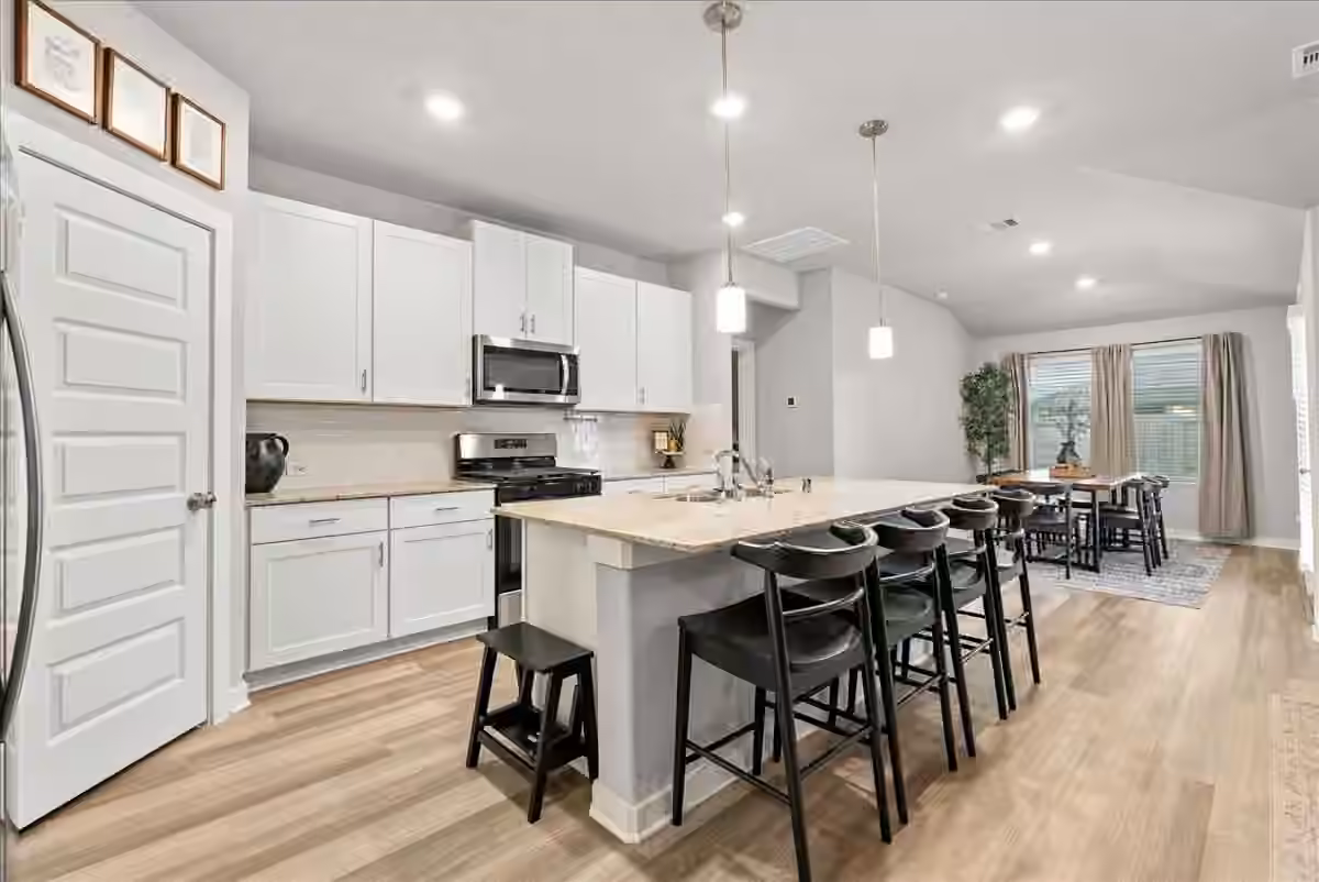 Photo 4 of 10716 Discovery Lane, Texas City, TX
