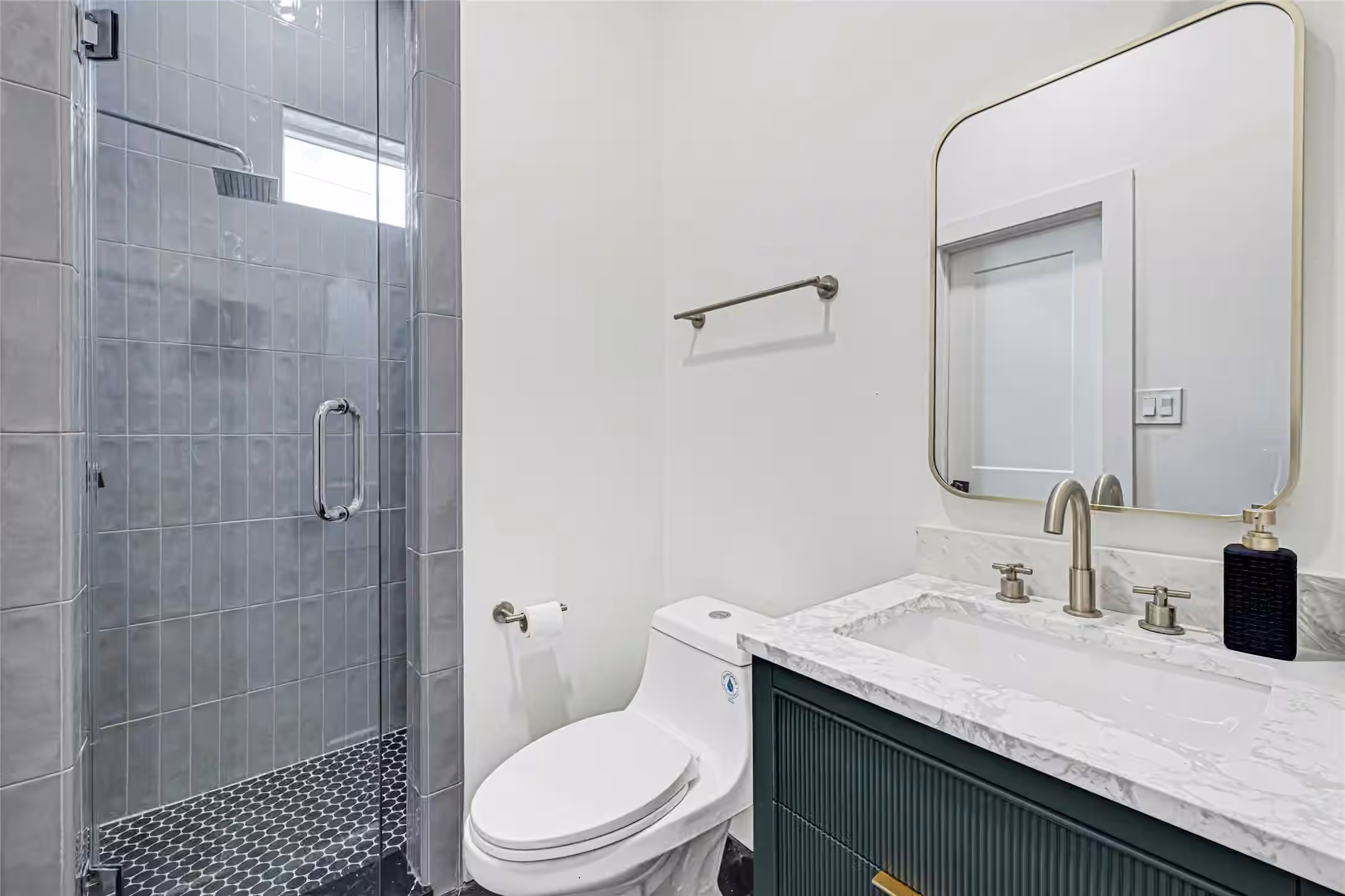 Photo 5 of 5617 Val Verde Street B, Houston, TX