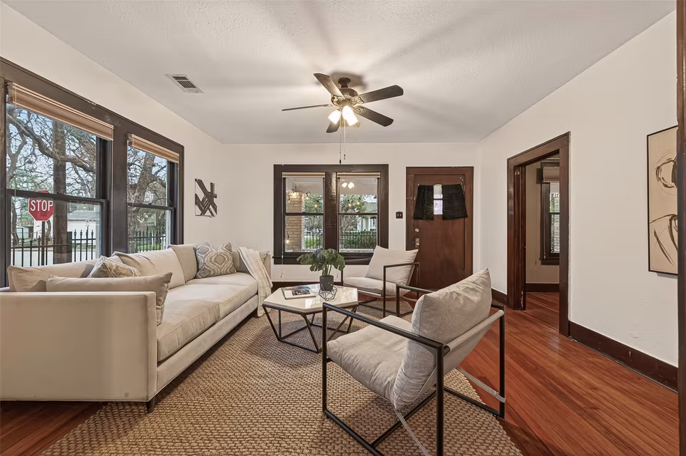 Photo 3 of 817 Henderson Street, Houston, TX