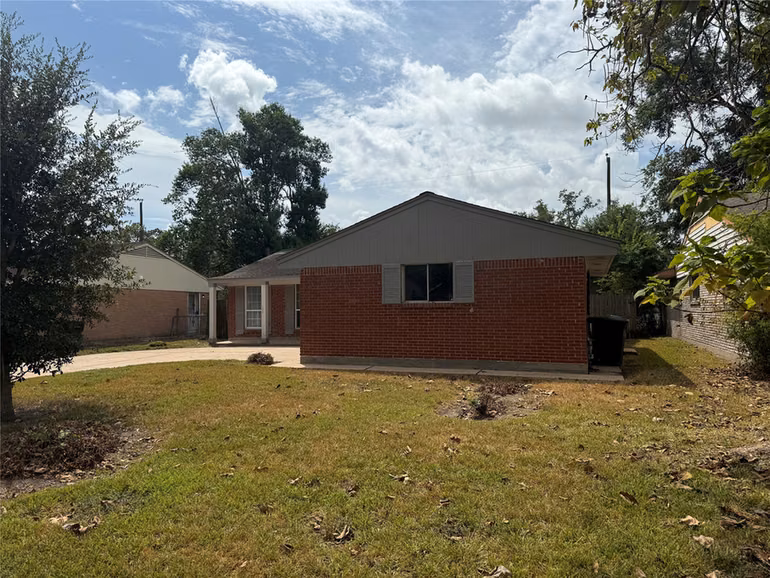 Photo 3 of 4327 Oakside Drive, Houston, TX