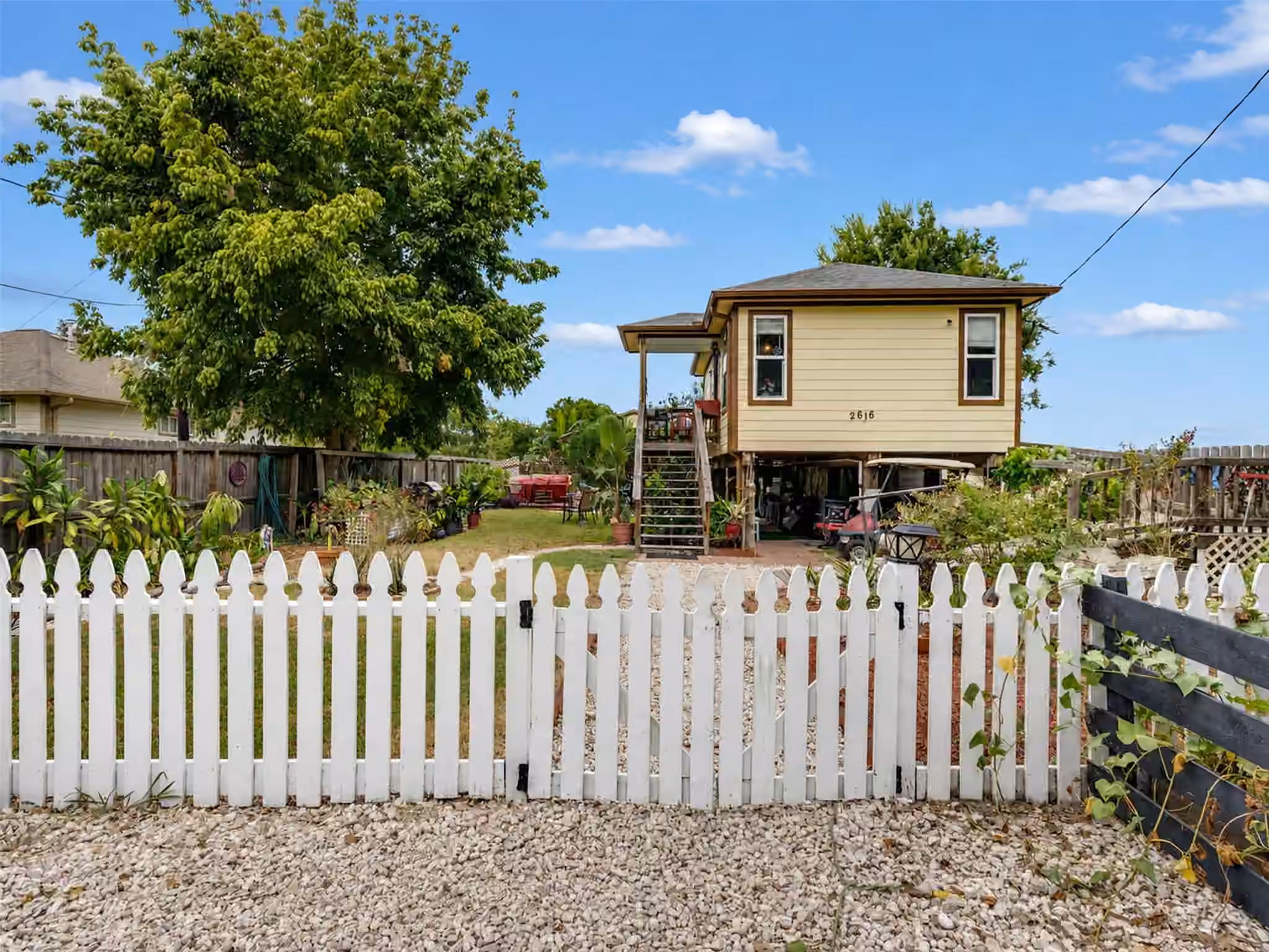 Photo 2 of 2616 Avenue H, Dickinson, TX