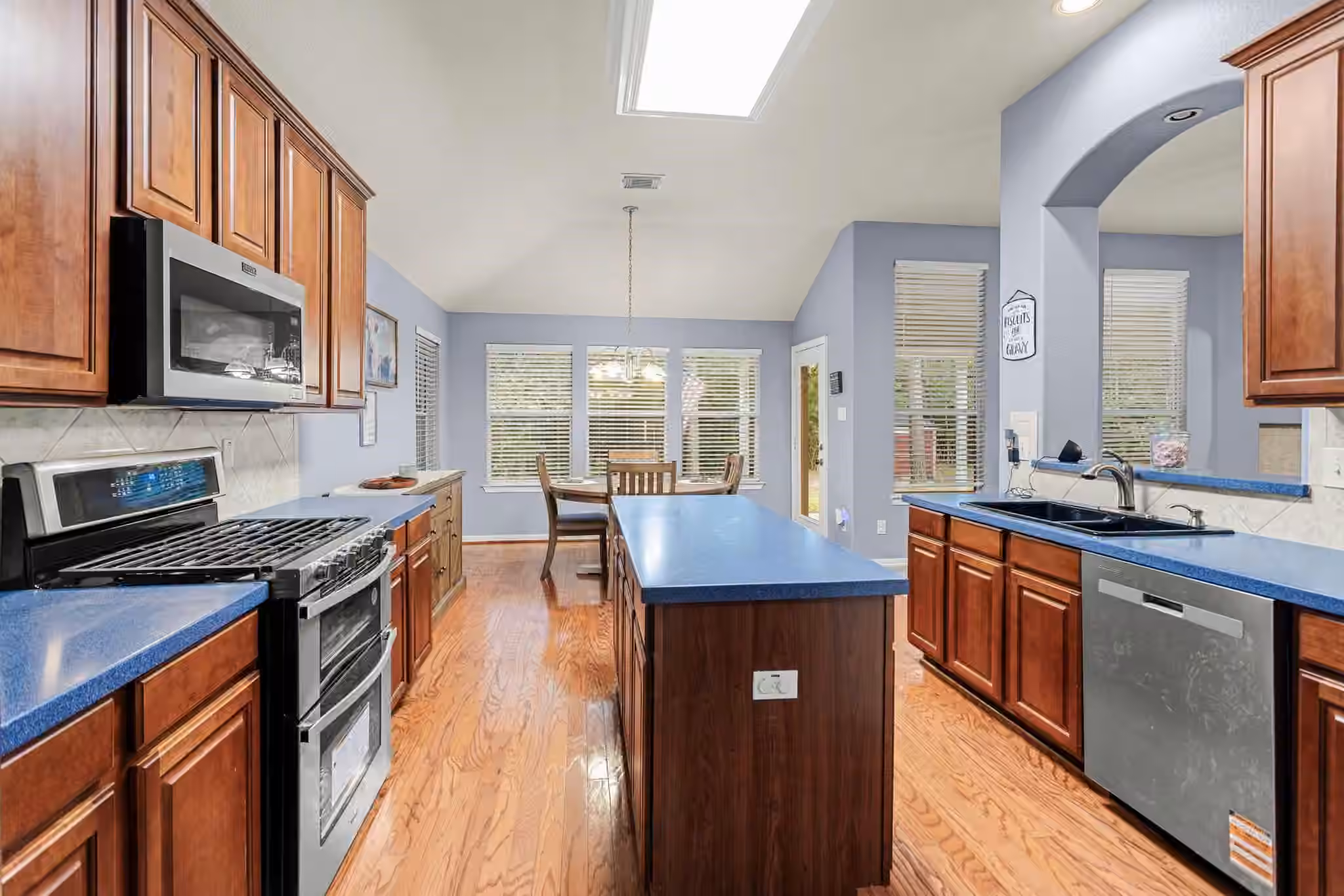Photo 5 of 10244 Elmo Court, Conroe, TX